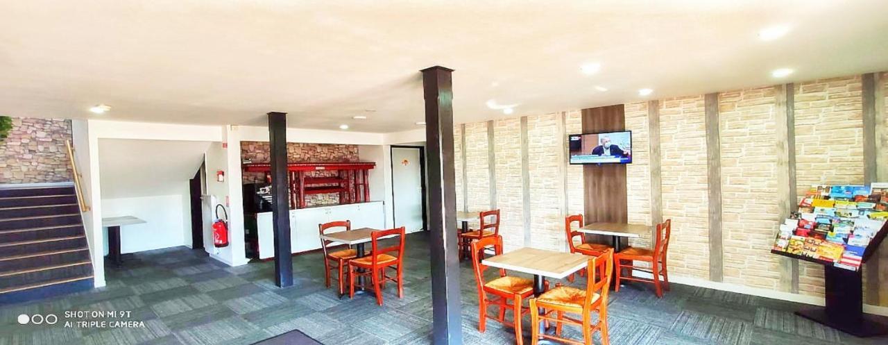 Glisy Hotel Luaran gambar